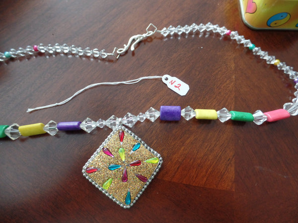 LONG NECKLACE W/MULTI-COLORED FOCAL